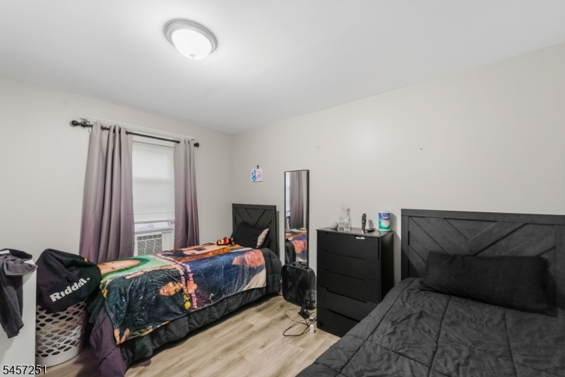 69 Oakland Ter Property Photo 22