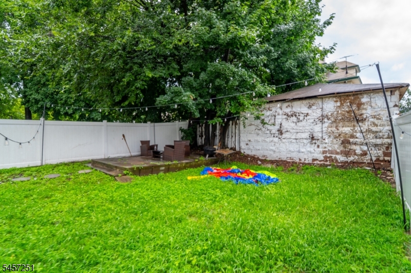 69 Oakland Ter Property Photo 26