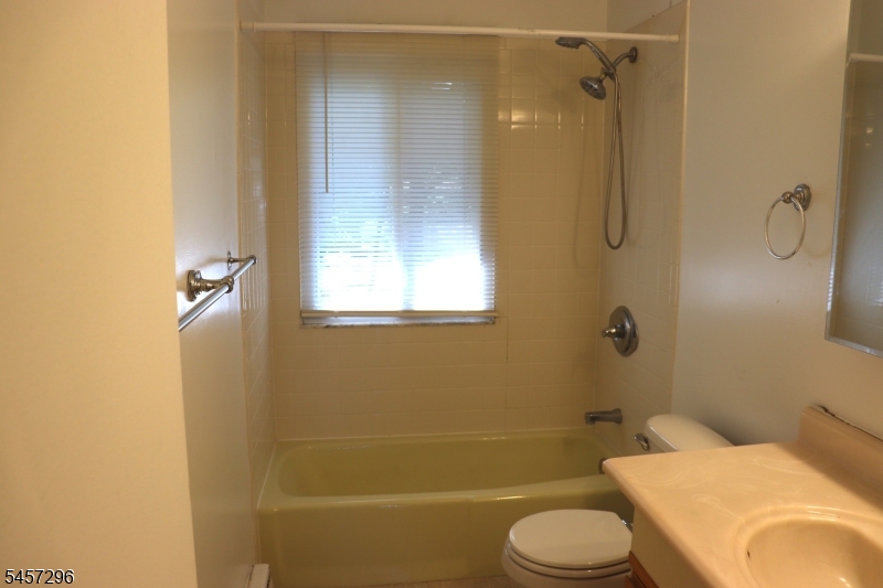 370 D Lake Shore South O4 D Property Photo 4