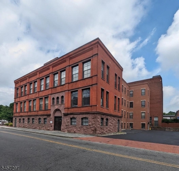 19 Market Property Photo 1