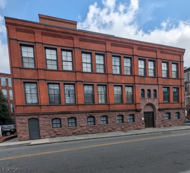 19 Market Property Photo 2