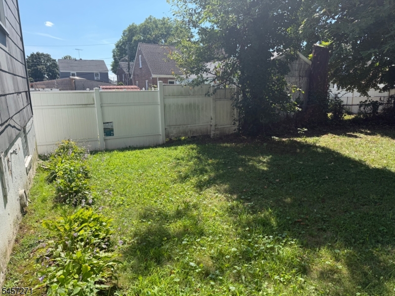 81 Chestnut Ave Property Photo 4