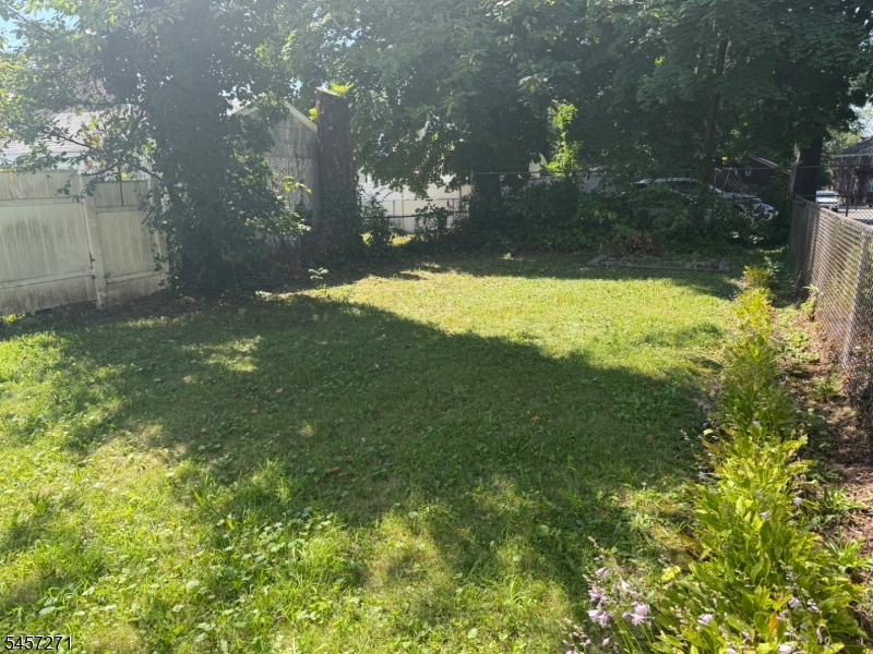 81 Chestnut Ave Property Photo 5