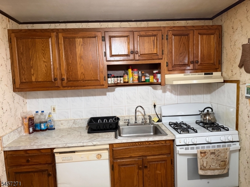 81 Chestnut Ave Property Photo 6