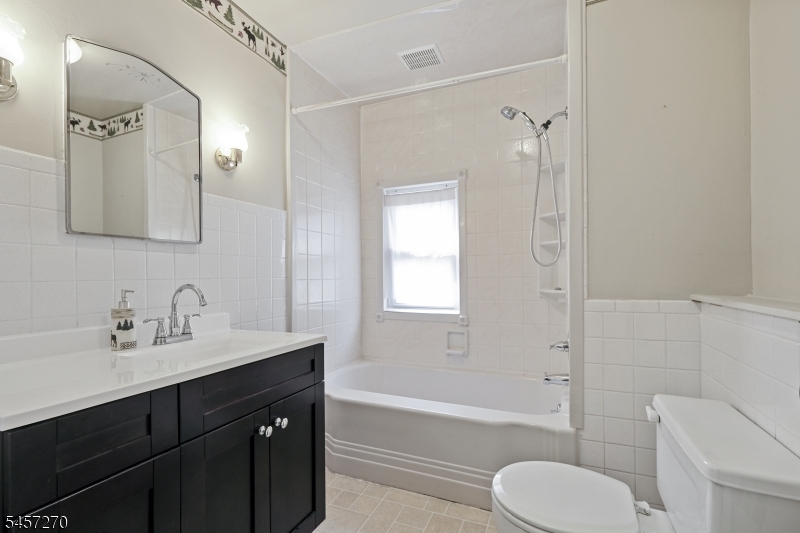 124 Weinmanns Blvd 2 Property Photo 5