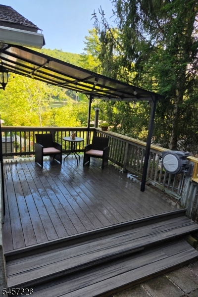 101 Woods Rd Property Photo 10