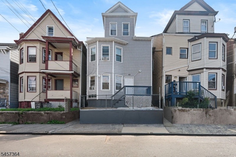 83 Mercer St Property Photo 1