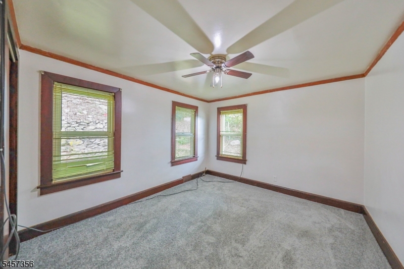 12 Limekiln Rd Property Photo 9
