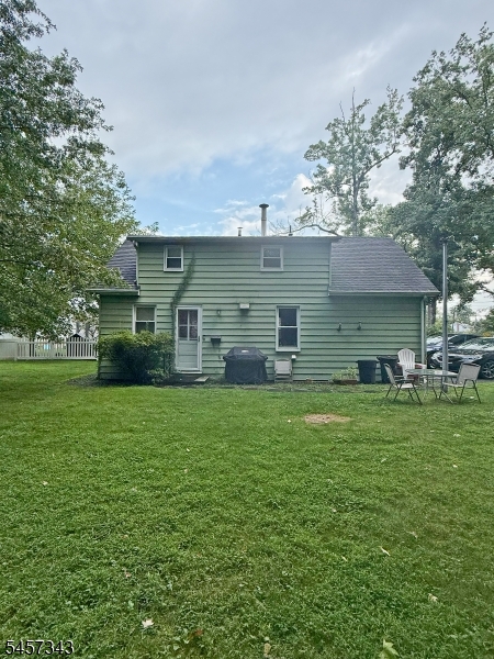 331 Center St 3 Property Photo 2