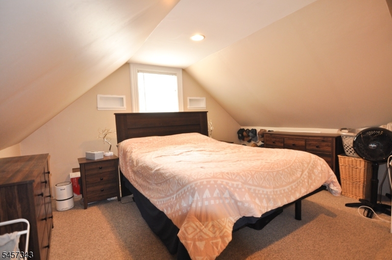 331 Center St 3 Property Photo 17