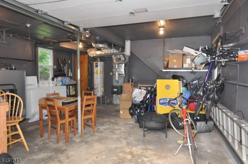 331 Center St 3 Property Photo 18