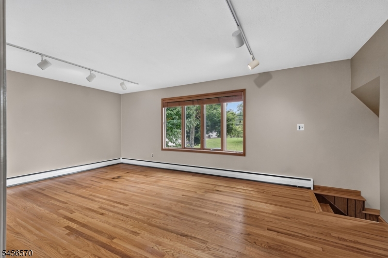 42 Hanover Pl Property Photo 7