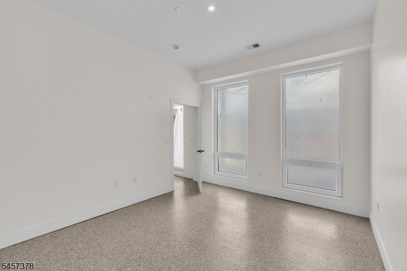 127 South Ave 203 Property Photo 6