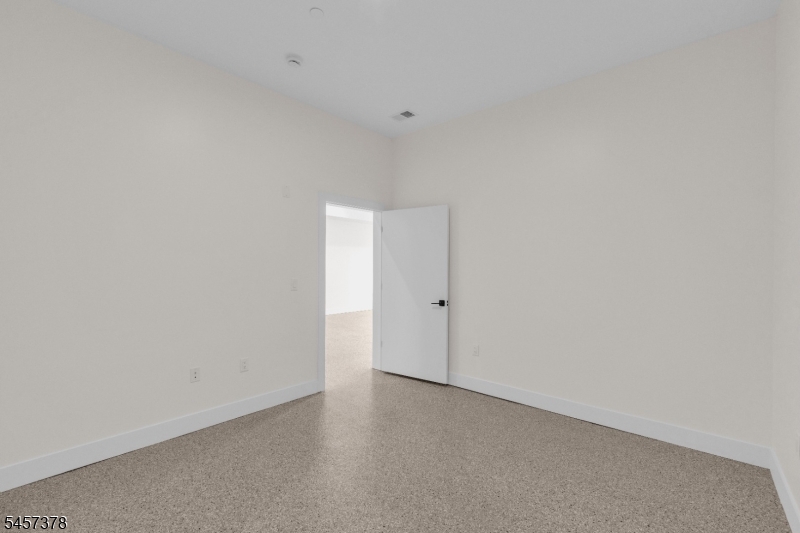 127 South Ave 203 Property Photo 10