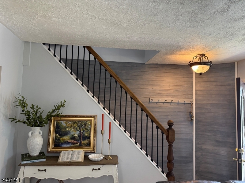 60 Willet St Property Photo 2