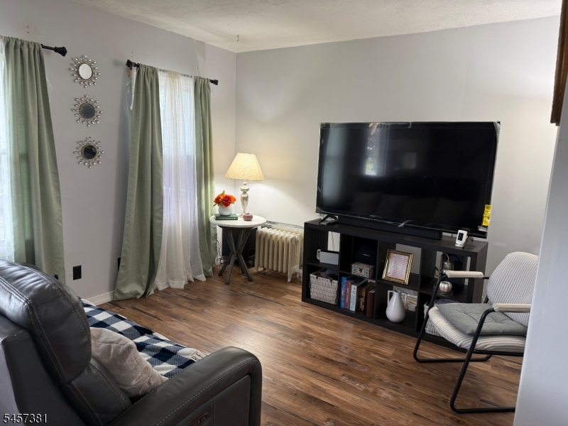 60 Willet St Property Photo 4