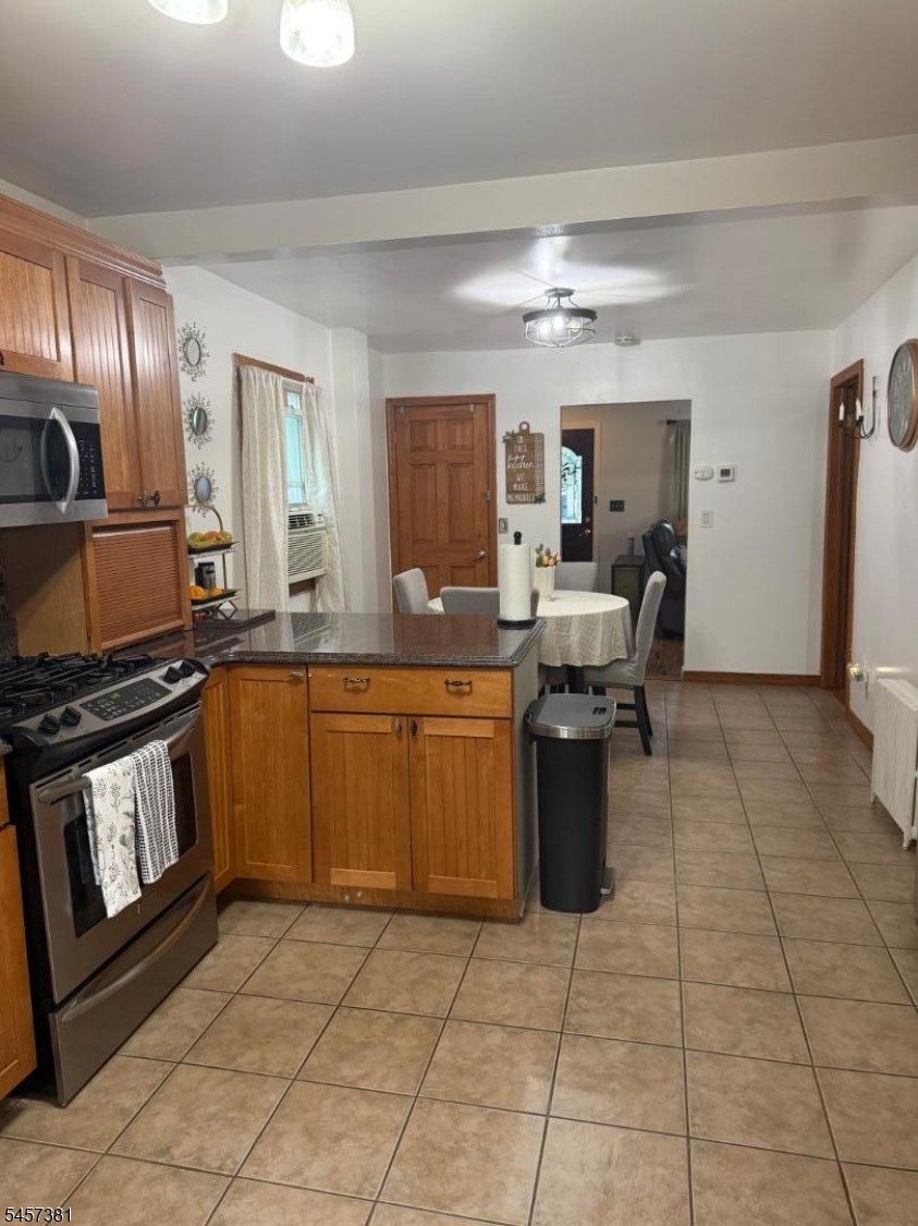 60 Willet St Property Photo 11