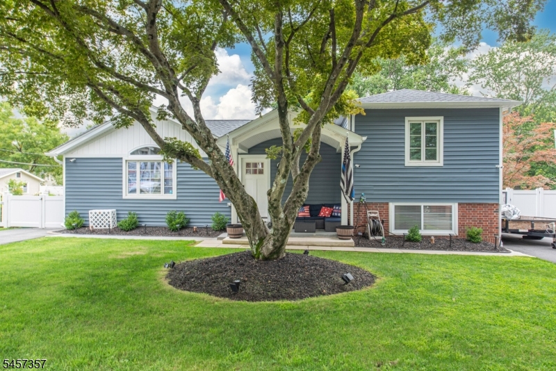18 Clover Place Property Photo 1