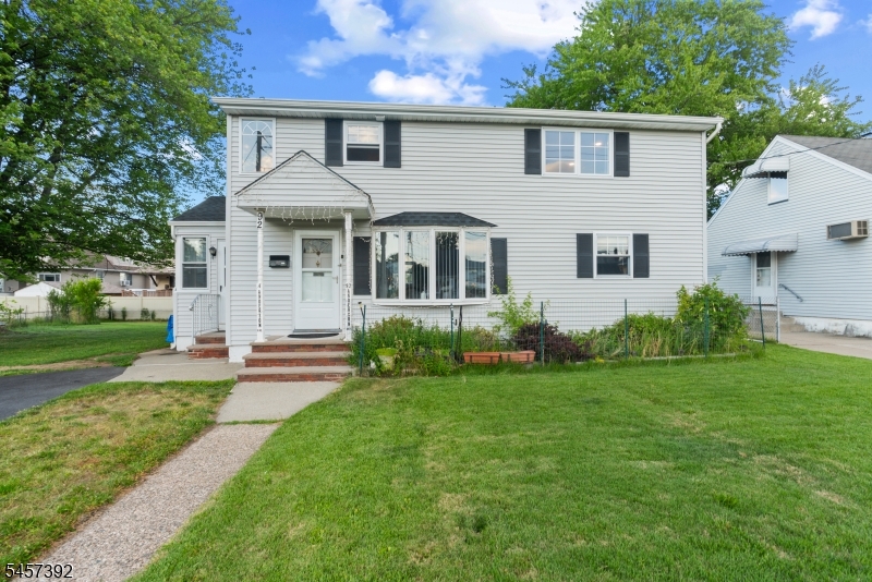 92 Anderson Ave Property Photo 1