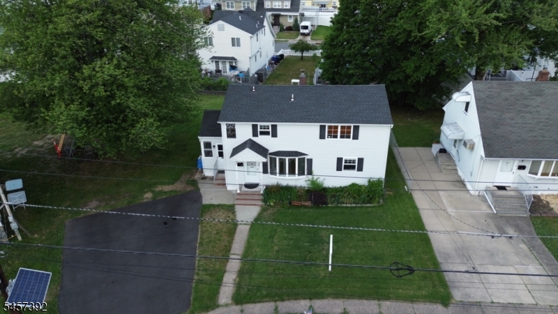92 Anderson Ave Property Photo 3