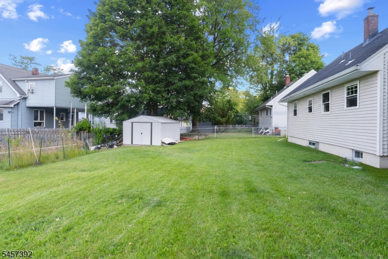 92 Anderson Ave Property Photo 34