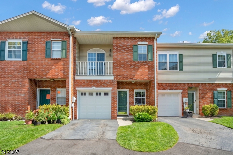 8 Allister Ct Property Photo 1