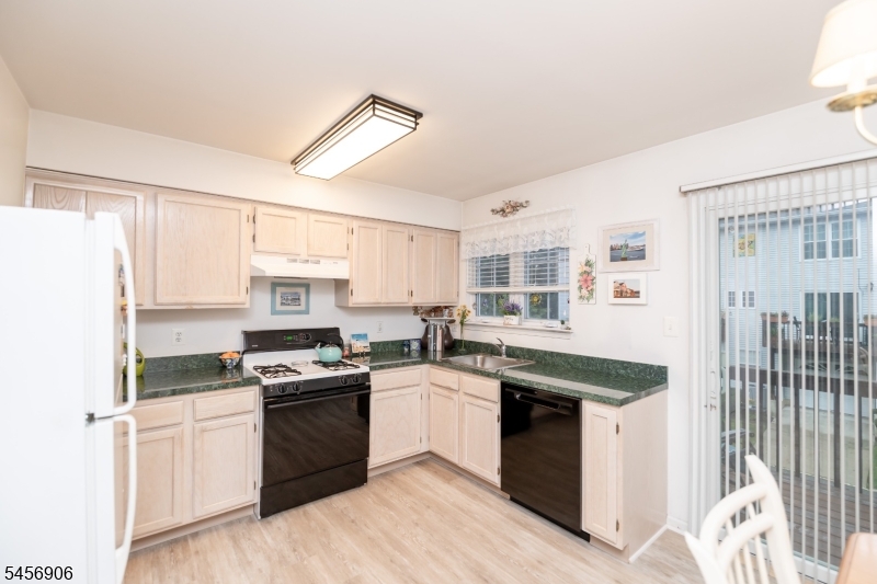 203 Hudson Ct Property Photo 6