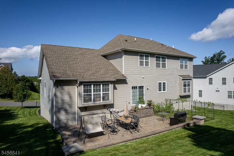 5 Pfrommer Ave Property Photo 2