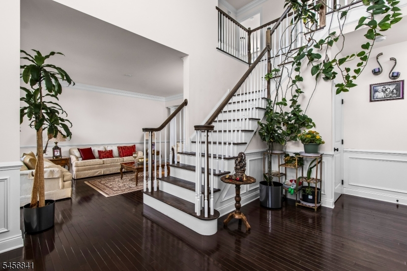 5 Pfrommer Ave Property Photo 3