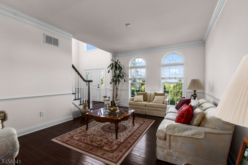 5 Pfrommer Ave Property Photo 4