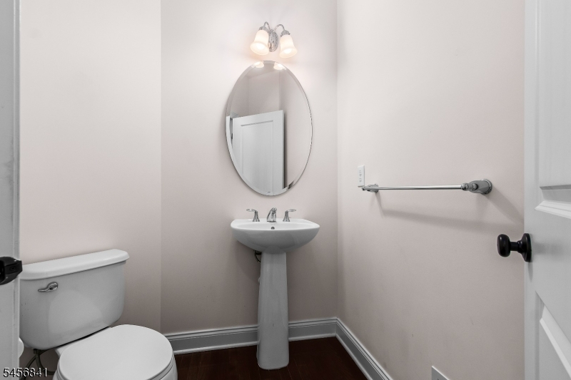 5 Pfrommer Ave Property Photo 12