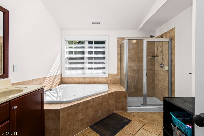 5 Pfrommer Ave Property Photo 15