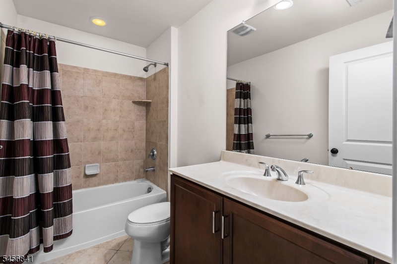 5 Pfrommer Ave Property Photo 17