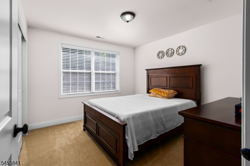 5 Pfrommer Ave Property Photo 18