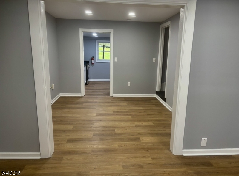 253 Washington St Property Photo 4