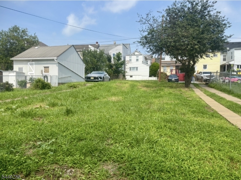253 Washington St Property Photo 11