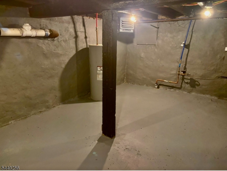 253 Washington St Property Photo 14