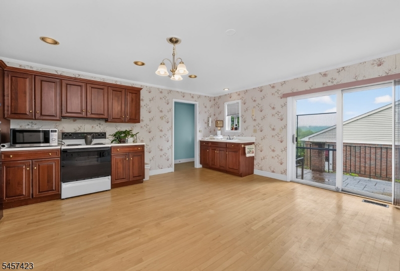 9 Woods Edge Ct Property Photo 4