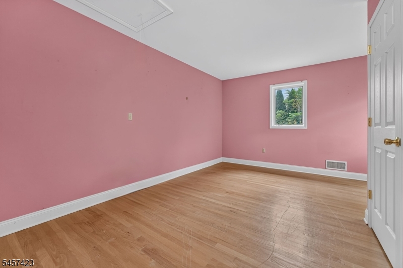 9 Woods Edge Ct Property Photo 12