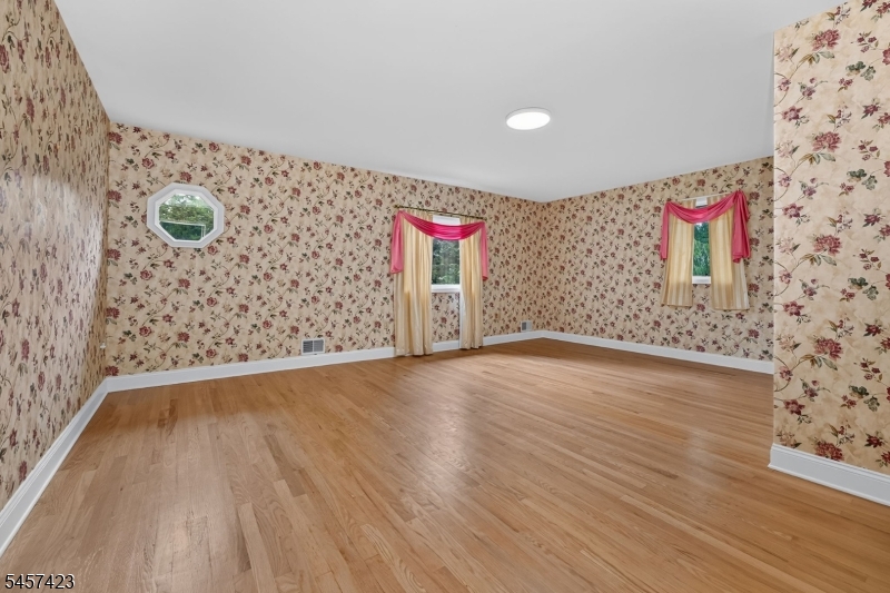 9 Woods Edge Ct Property Photo 14
