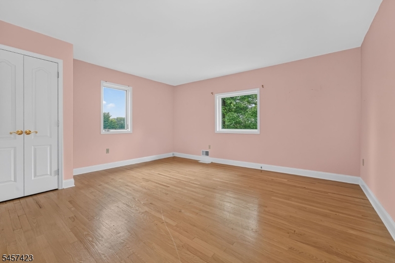 9 Woods Edge Ct Property Photo 16