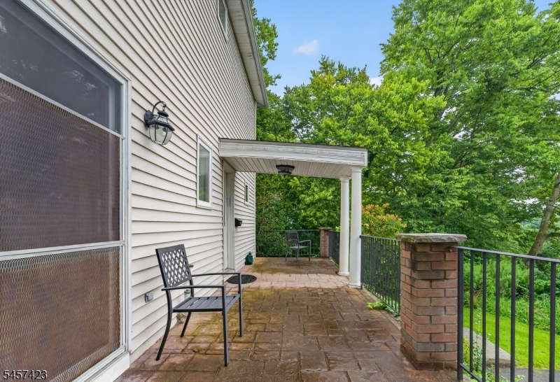 9 Woods Edge Ct Property Photo 21