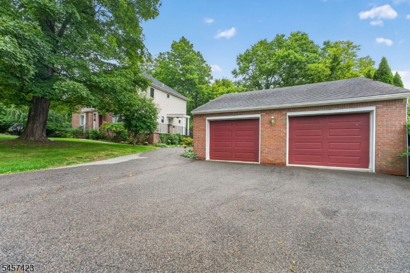9 Woods Edge Ct Property Photo 23