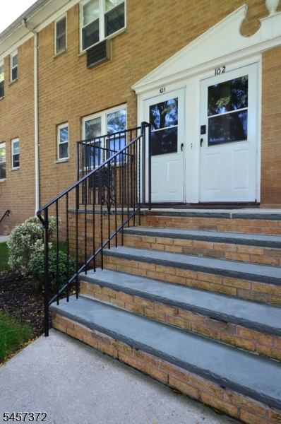 725 Joralemon St 101 Property Photo 5