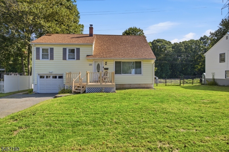 20 Alan Ln Property Photo 1