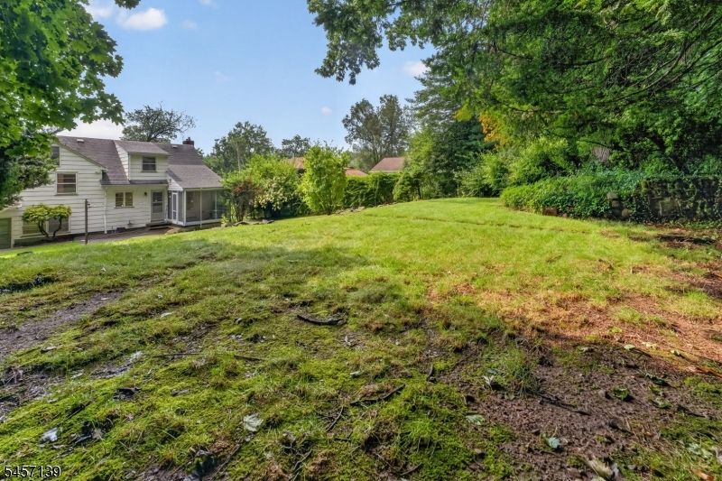 204 Hillside Ave Property Photo 8