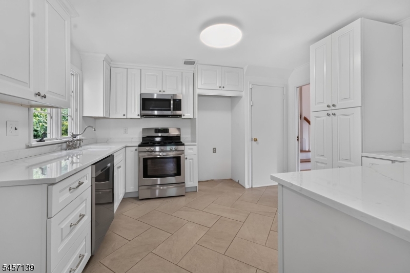 204 Hillside Ave Property Photo 10