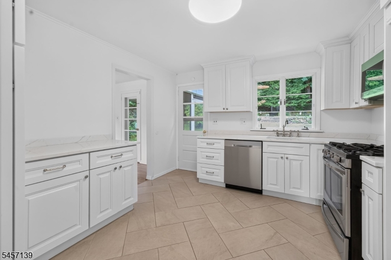 204 Hillside Ave Property Photo 11
