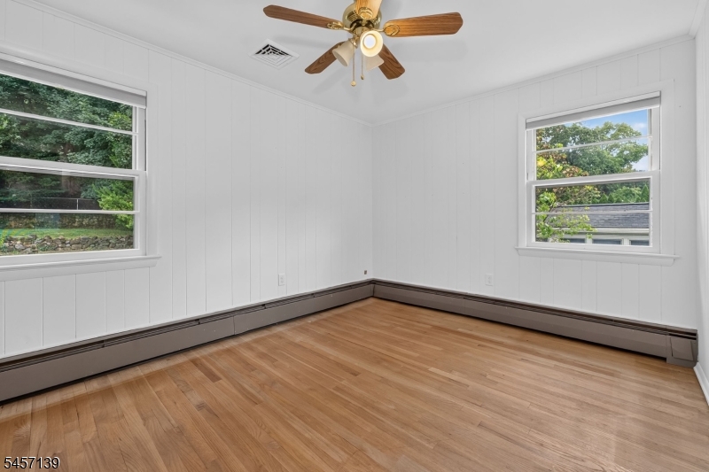 204 Hillside Ave Property Photo 16