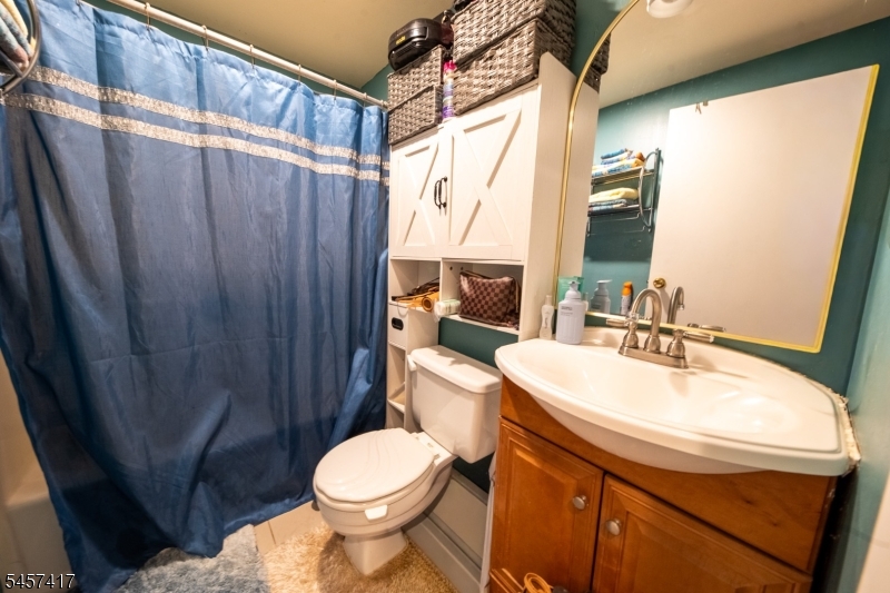 233 Nesbit Ter Property Photo 8